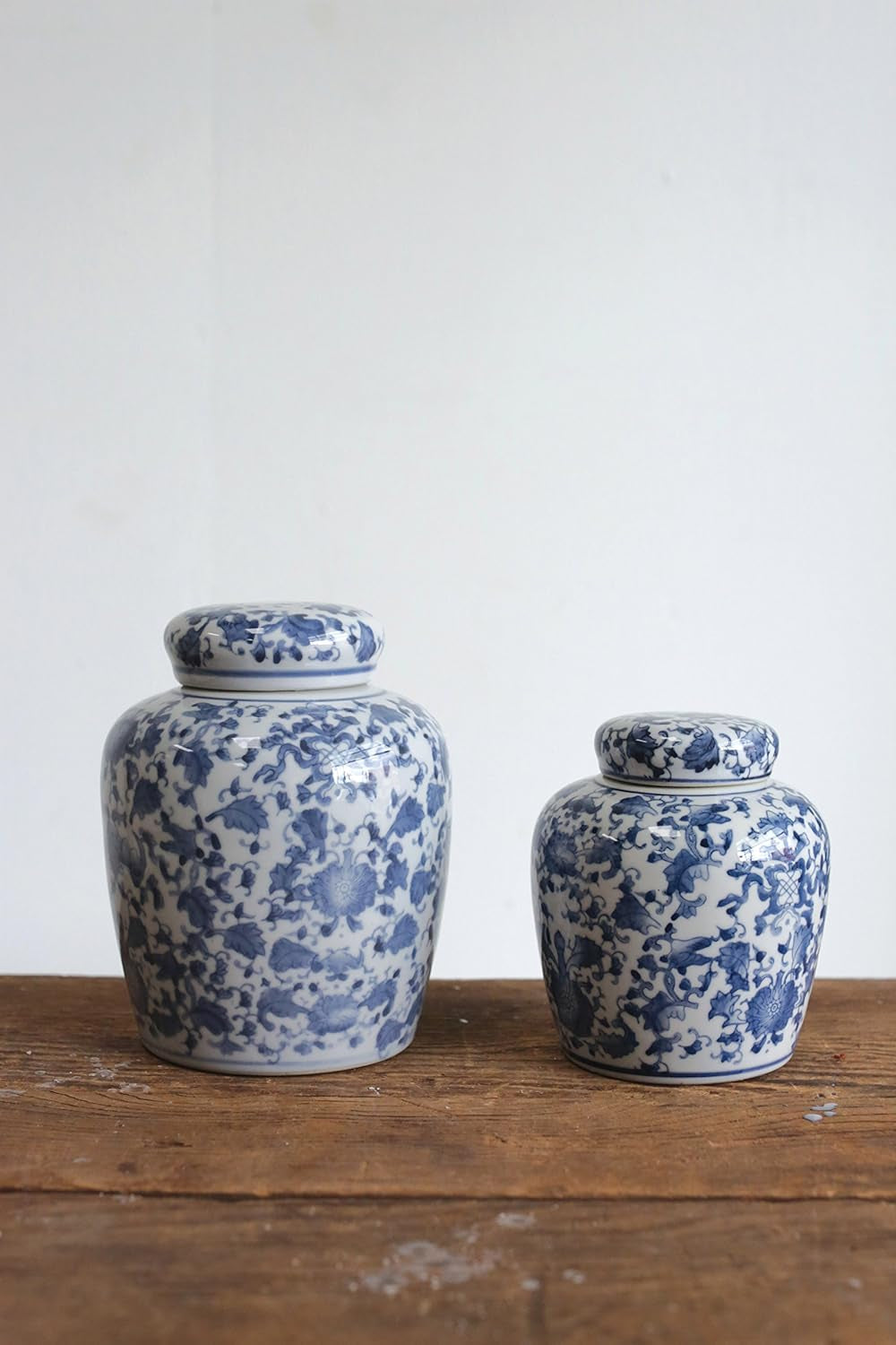 Decorative Blue and White Ceramic Ginger Jar with Lid