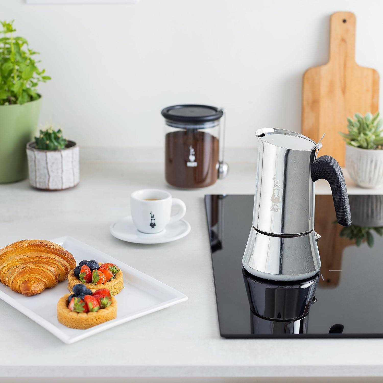 Bialetti Venus: Your Stovetop Espresso Barista - Universal Found