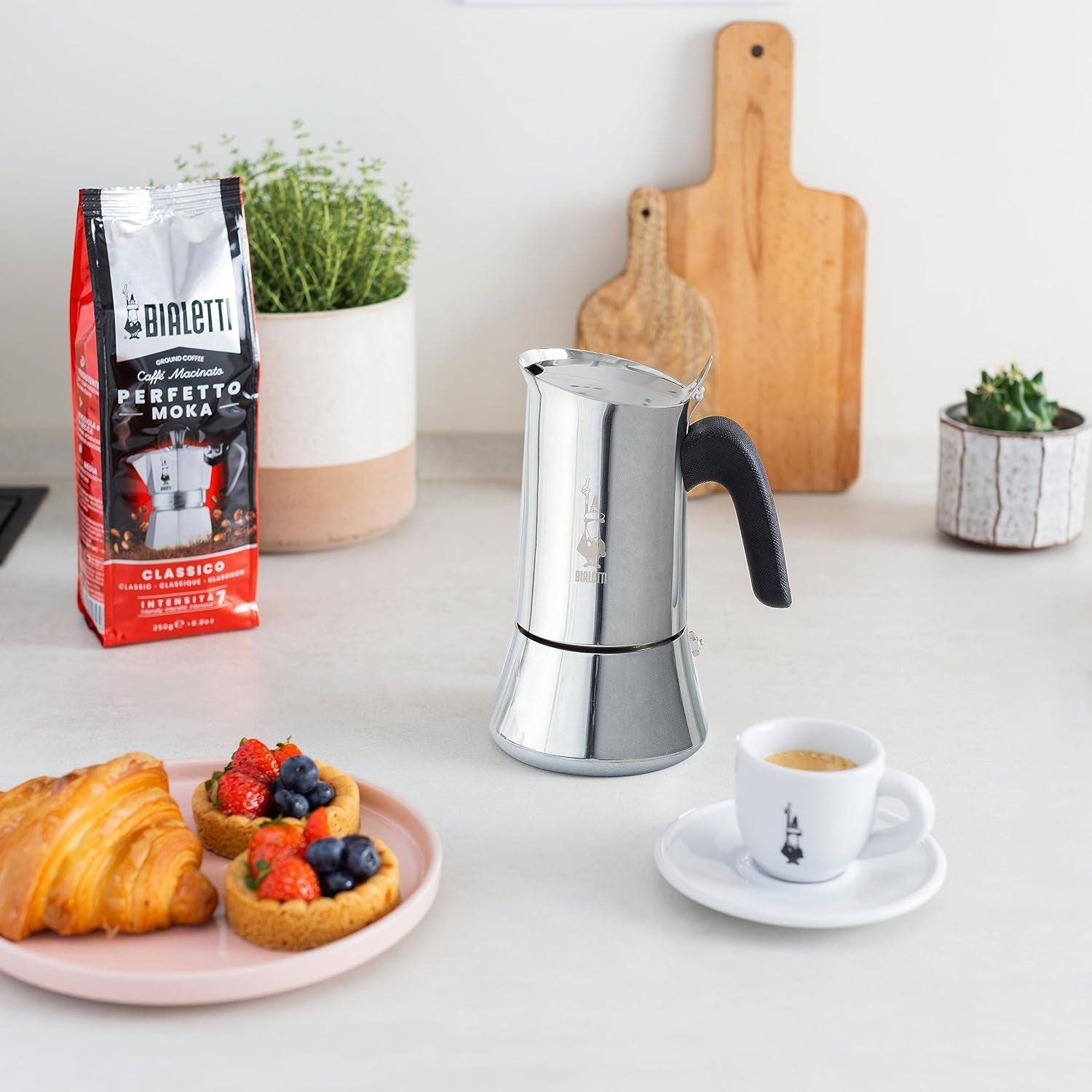 Bialetti Venus: Your Stovetop Espresso Barista - Universal Found